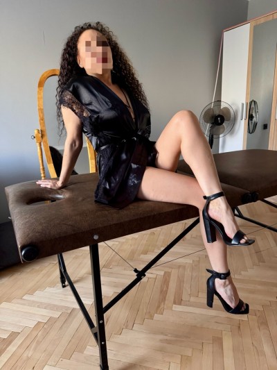 Частная массажистка Кира 